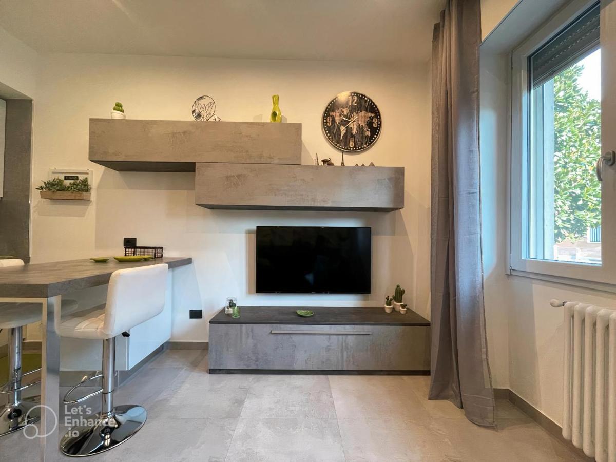 R39 Modern Apartment With Private Parking Milão Exterior foto